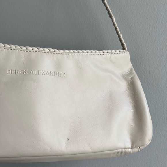 Vintage Derek Alexander Shoulder Bag in a light Cream colour - Picture 3 of 10